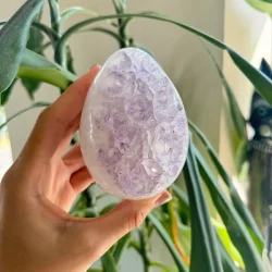 Agate amethyst egg